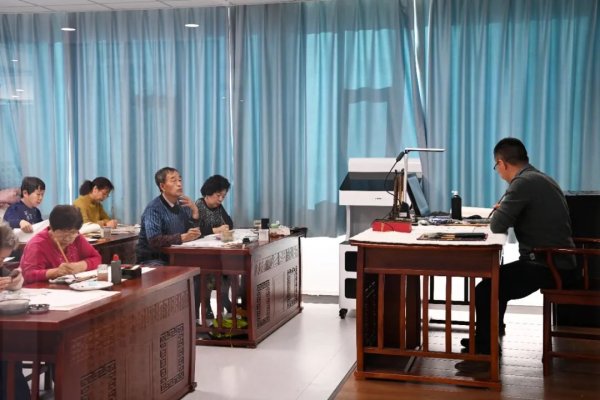 红腾网配资 伪造办学资质，疯狂推销产品！谨防“老年大学”成消费陷阱