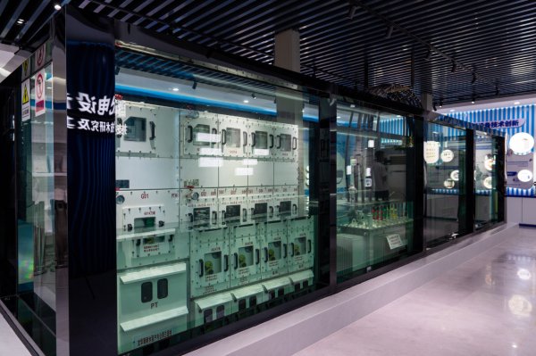 万无优配 电网建设实现重要创新！设备浸在水中也能运行